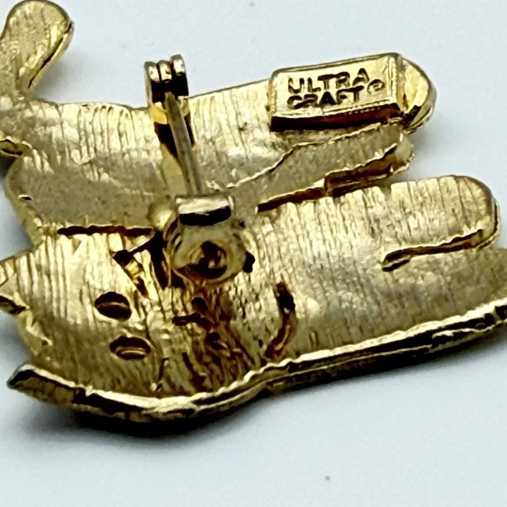 Ultra Craft Cat Brooch Gold Tone Cute Kitty Vintage Signed Pin